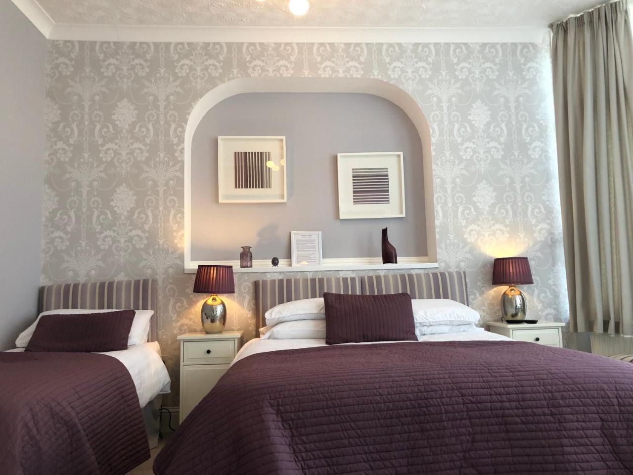 The Monarch Bed & Breakfast Lytham St Annes Exterior photo